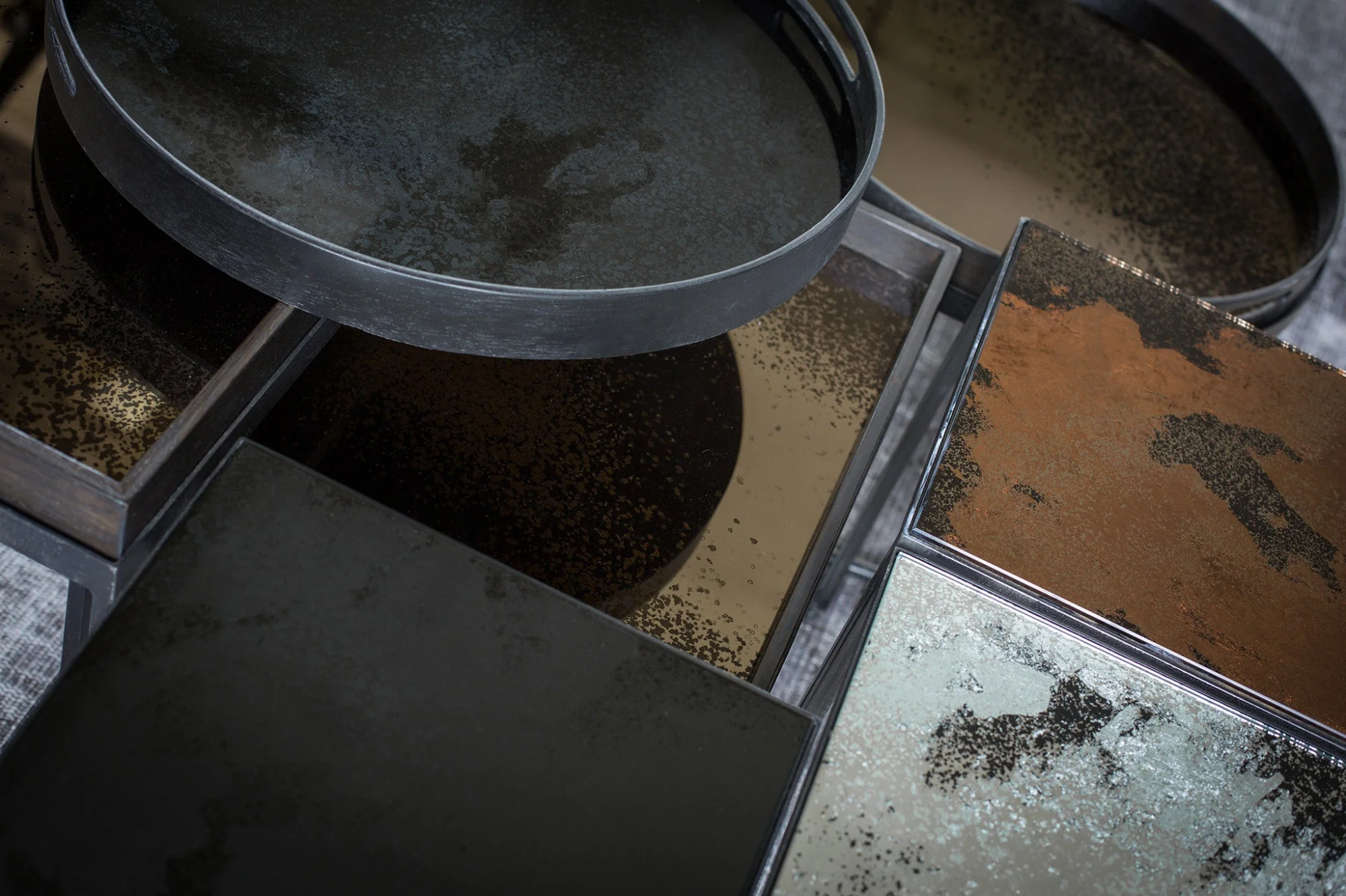 Charcoal Mirror Tray - Round / Small - Image 4