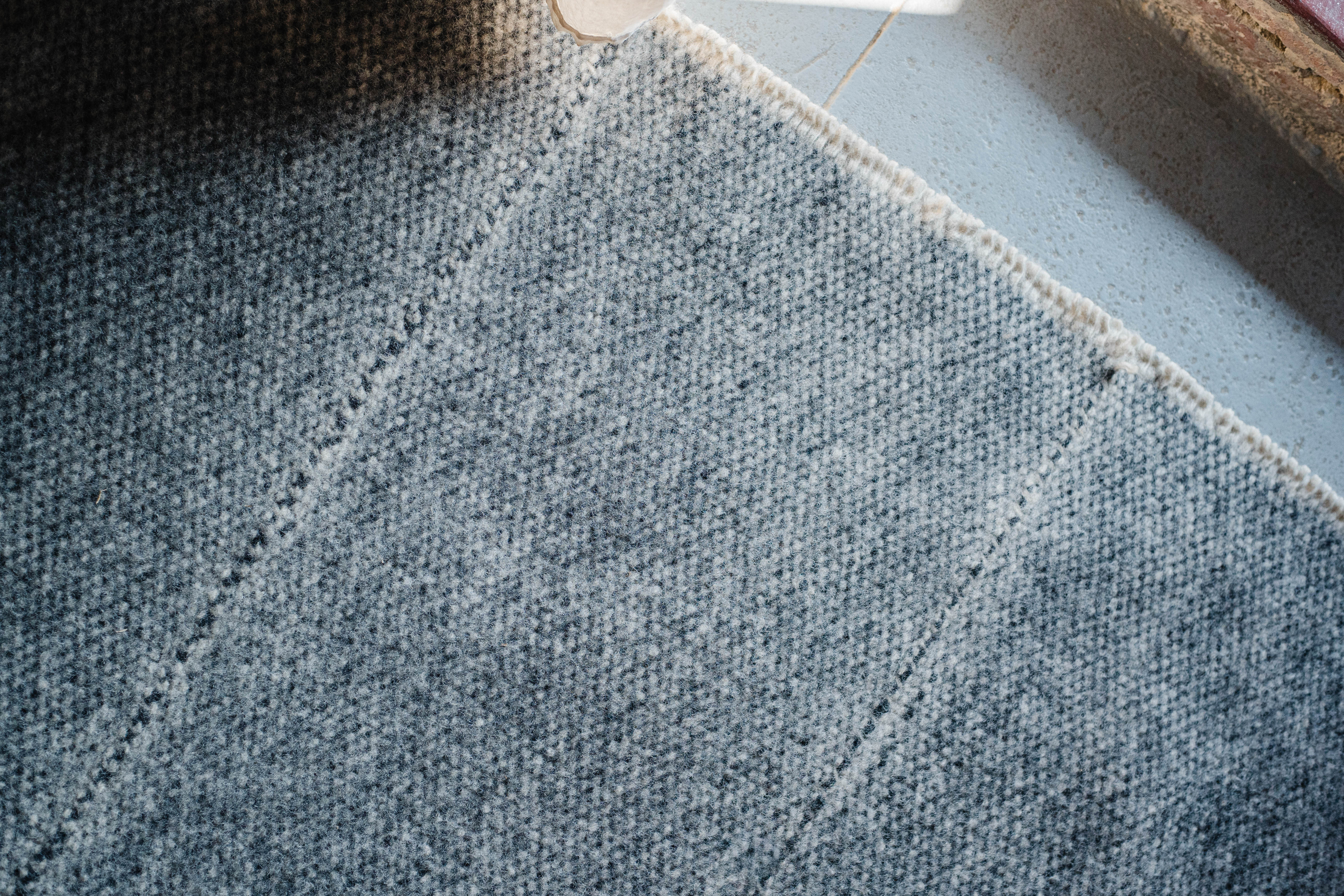 Radhi Rug - Silver - Image 5